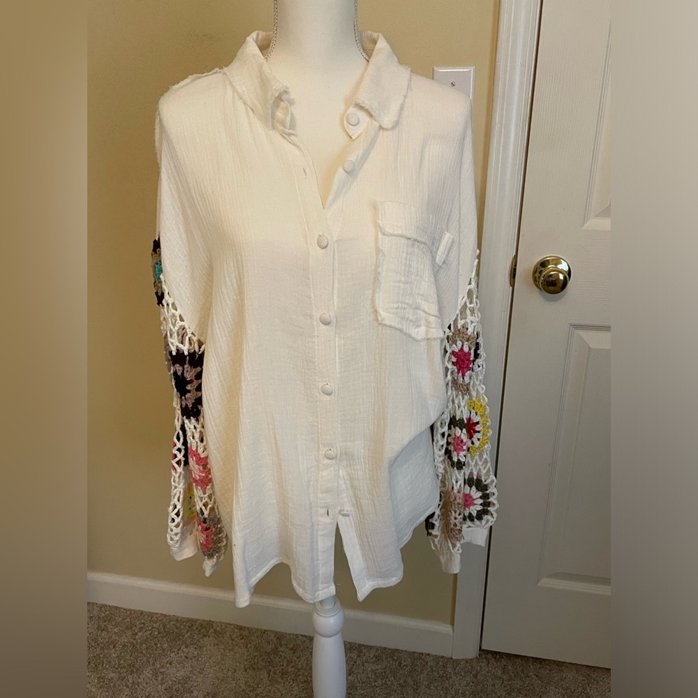Umgee long sleeved shirt